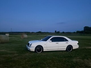 1997 Mercedes-Benz E-Класс 320 II (W210, S210), белый, 499999 рублей, вид 4