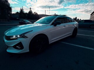 2020 Kia K5 III, белый, 2350000 рублей, вид 1