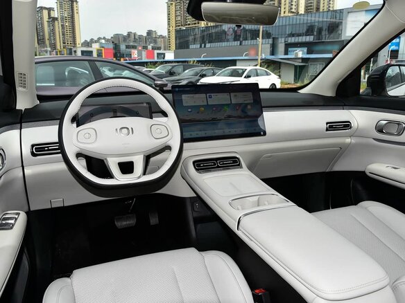 2026 Changan Qiyuan Q05 51.9 kWh II, серебристый - вид 7