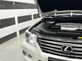 2010 Lexus LX 570 III, белый, 4400000 рублей, вид 5