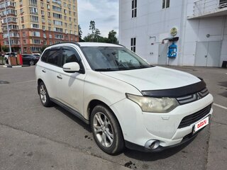 2013 Mitsubishi Outlander III, белый, 1000000 рублей, вид 2