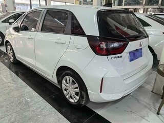 2023 Honda Fit Crosstar IV Рестайлинг, белый, 990000 рублей, вид 4