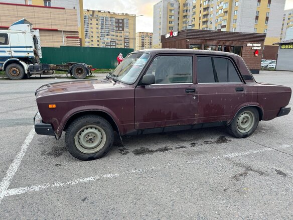 2008 Lada (ВАЗ) 2107, пурпурный, 100000 рублей - вид 3