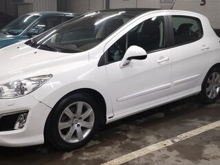 2012 Peugeot 308 I Рестайлинг, белый, 500000 рублей, вид 1