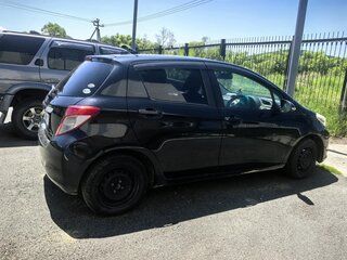 2011 Toyota Vitz III (XP130), чёрный, 620000 рублей, вид 2