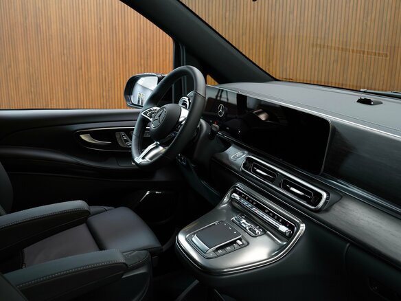 2026 Mercedes-Benz V-Класс 300 d экстра длинный III (W447) Рестайлинг 2, чёрный - вид 12