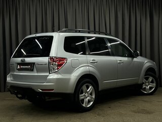 2011 Subaru Forester III Рестайлинг, серебристый, 1199900 рублей, вид 2