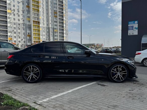 2019 BMW 3 серии 320d xDrive VII (G2x), чёрный, 3750000 рублей - вид 3