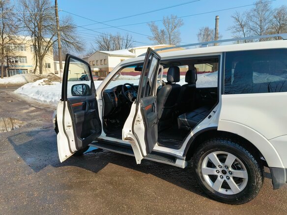 2008 Mitsubishi Pajero IV, белый - вид 13