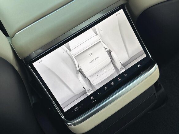2023 Tesla Model X Long Range I Рестайлинг, белый, 15770700 рублей - вид 17