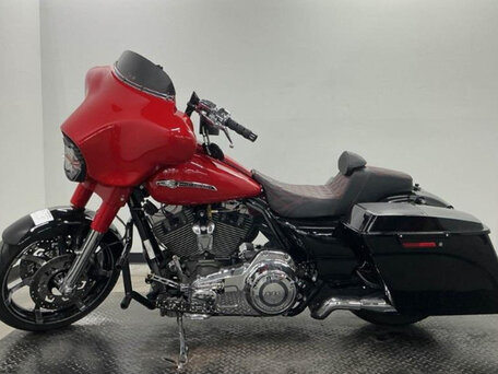 2011 Harley-Davidson Street Glide, пурпурный, 799000 рублей, вид 2