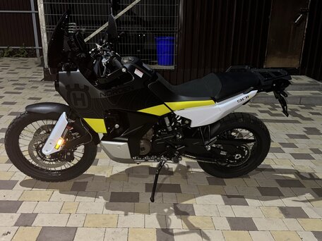2023 Husqvarna Norden 901, серый, 1450000 рублей, вид 3