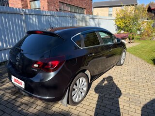 2013 Opel Astra J Рестайлинг, чёрный, 885000 рублей, вид 3