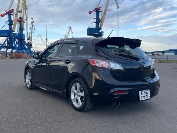 2010 Mazda Axela II, чёрный - вид 4