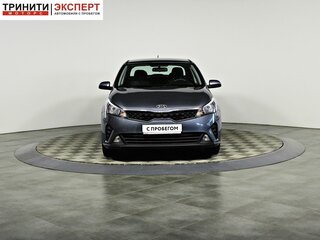2020 Kia Rio IV Рестайлинг, серый, 1679000 рублей, вид 2
