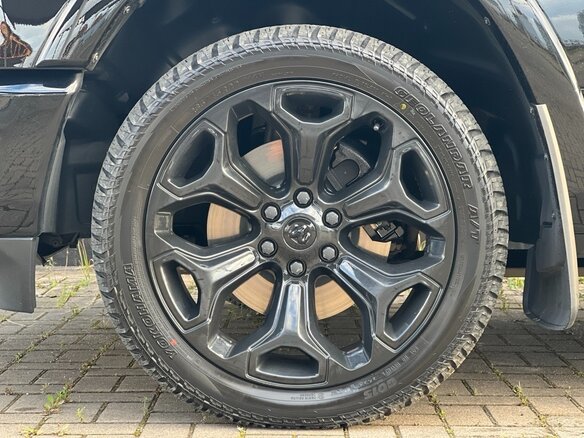 2023 Ram 1500 Quad Cab V, чёрный, 8400000 рублей - вид 12