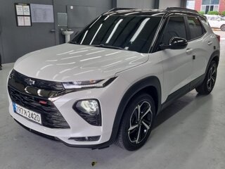 2022 Chevrolet TrailBlazer III, белый, 1660000 рублей, вид 1