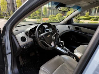 2011 Chevrolet Cruze I, серый, 700000 рублей, вид 3