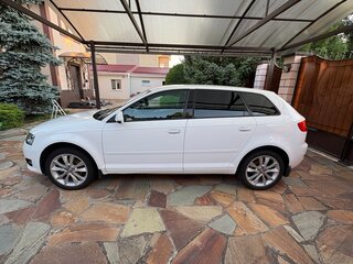 2011 Audi A3 II (8P) Рестайлинг 2, белый, 830000 рублей, вид 4
