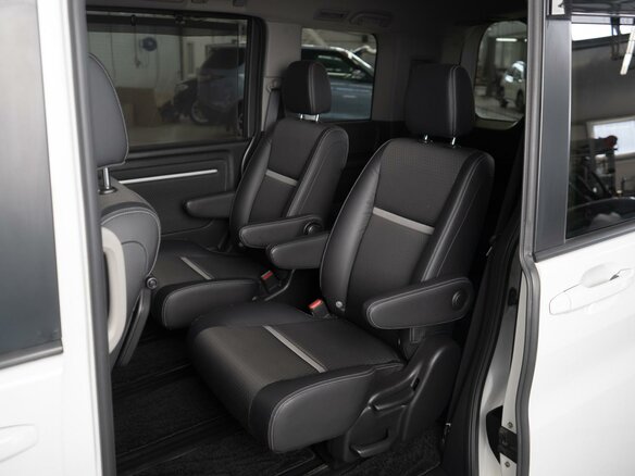 2019 Honda Stepwgn Spada V Рестайлинг, белый, 2479000 рублей - вид 9