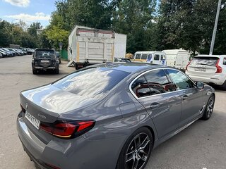 2022 BMW 5 серии 520i VII (G30/G31/G38) Рестайлинг, серый, 4550000 рублей, вид 4