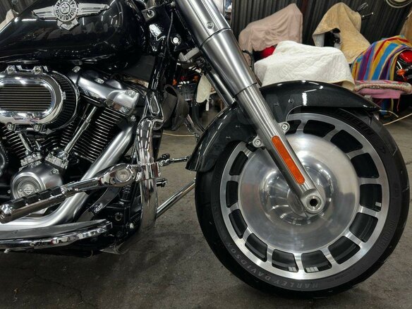 2017 Harley-Davidson Fat Boy, чёрный, 1860000 рублей - вид 36