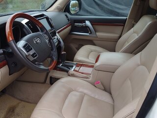 2013 Toyota Land Cruiser 200 Series Рестайлинг 1, белый, 4300000 рублей, вид 5