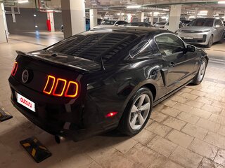 2013 Ford Mustang V Рестайлинг, чёрный, 3000000 рублей, вид 4