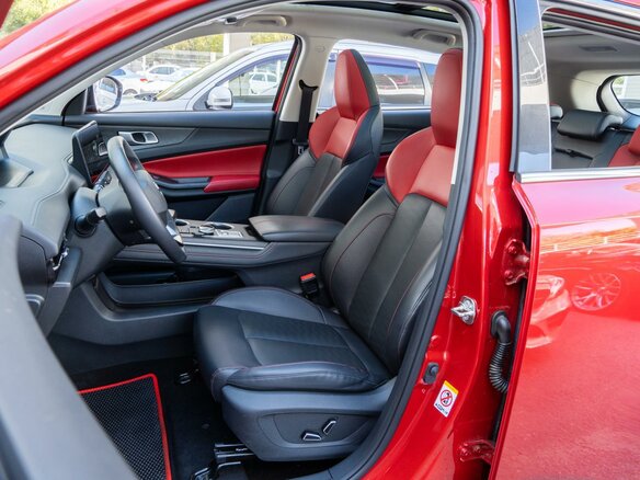 2023 Changan CS55 Plus II, красный, 2100000 рублей - вид 9