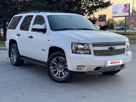 2011 Chevrolet Tahoe 6AT III, белый, 3480000 рублей, вид 3
