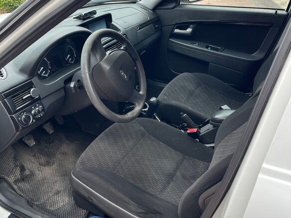 2014 Lada (ВАЗ) Priora I Рестайлинг, белый, 603000 рублей - вид 9