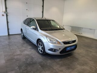 2011 Ford Focus II Рестайлинг, серебристый, 496000 рублей, вид 3