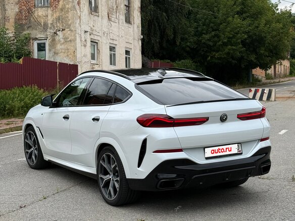 2020 BMW X6 30d III (G06), синий, 6150000 рублей - вид 2