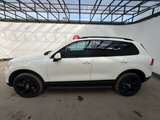 2011 Volkswagen Touareg II, белый, 1499000 рублей, вид 2