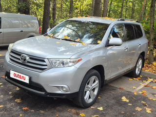 2013 Toyota Highlander II (XU40) Рестайлинг, серебристый, 1700000 рублей, вид 1