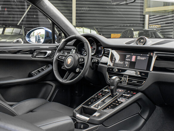 2025 Porsche Macan I Рестайлинг 2, синий, 11859000 рублей - вид 7