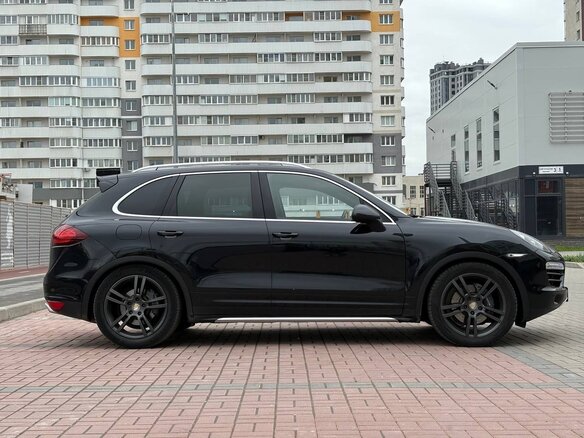 2014 Porsche Cayenne Diesel II (958), чёрный, 2400000 рублей - вид 4