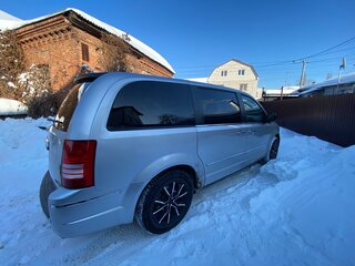 2008 Chrysler Town & Country V, серый, 699000 рублей, вид 3