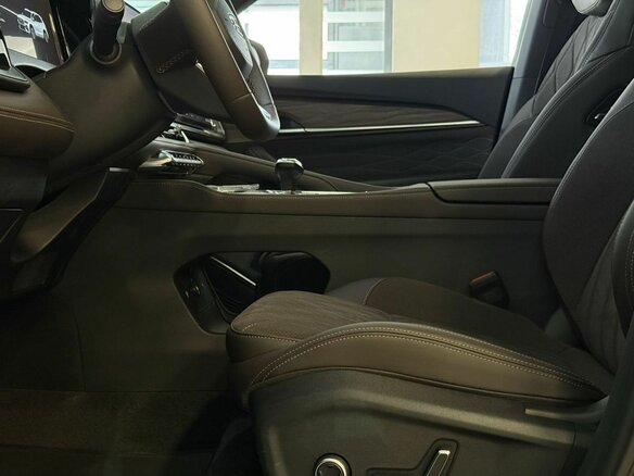 2026 Geely Monjaro (Xingyue L) I Рестайлинг 2 (China Market), чёрный - вид 5