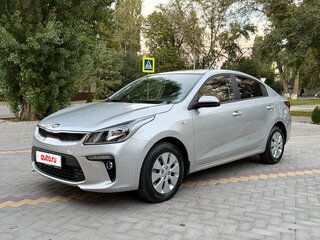 2020 Kia Rio IV, серый, 1695000 рублей, вид 1