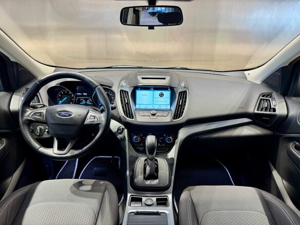 2017 Ford Kuga II Рестайлинг, белый, 1630000 рублей - вид 20