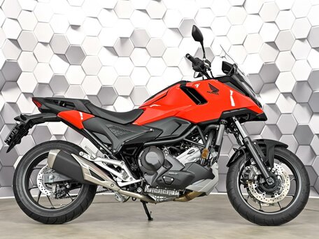 2026 Honda NC 750X, красный, 1477000 рублей, вид 3