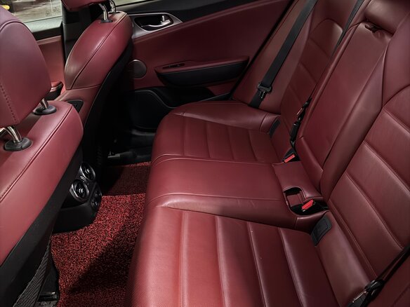 2020 Kia Stinger I, красный, 2700000 рублей - вид 18
