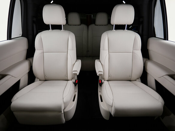 2026 Li Auto (Lixiang) L9 52.3 kWh I Рестайлинг, серый, 12090000 рублей - вид 26