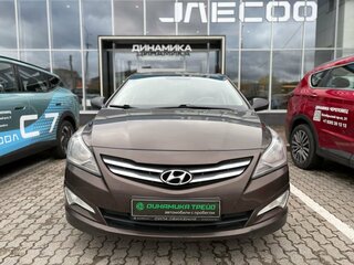 2015 Hyundai Solaris I Рестайлинг, коричневый, 985000 рублей, вид 2