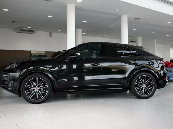 2026 Porsche Cayenne Coupé III Рестайлинг, чёрный, 17400000 рублей - вид 2