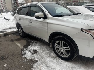 2014 Mitsubishi Outlander III Рестайлинг, белый, 1488000 рублей, вид 5