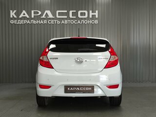 2012 Hyundai Solaris I, белый, 685000 рублей, вид 4