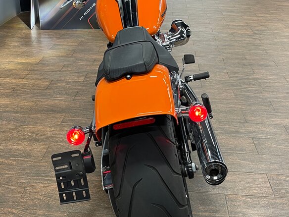 2023 Harley-Davidson Breakout, оранжевый, 2190000 рублей - вид 6