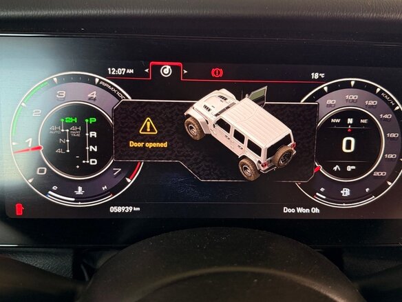 2019 Jeep Wrangler IV (JL), чёрный, 5300000 рублей - вид 16